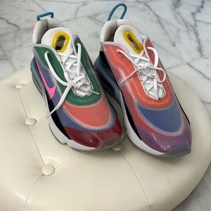 NWOT Nike Air Max BETRUE sneakers